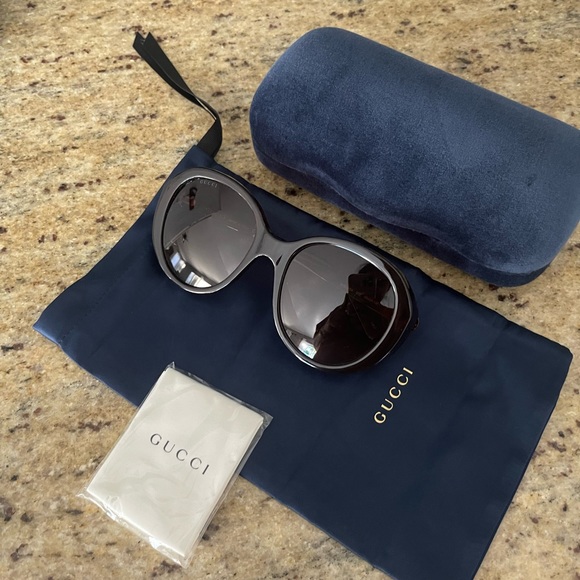 New 🖤 Gucci sunglasses - Picture 6 of 12